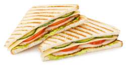 Сэндвич с бужениной и сыром на белом хлебе